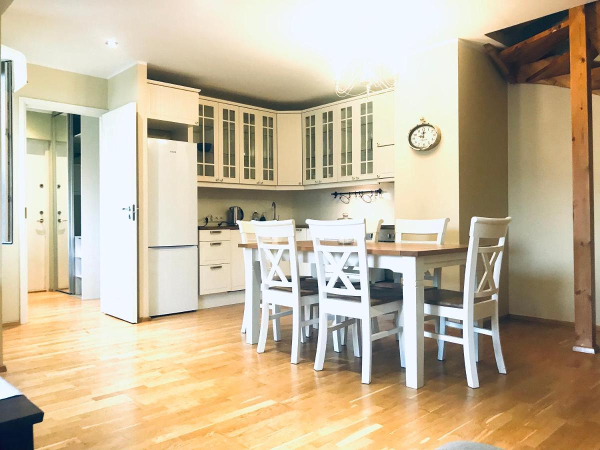 טאלין Cozy City Penthouse Apartment, Free Parking מראה חיצוני תמונה