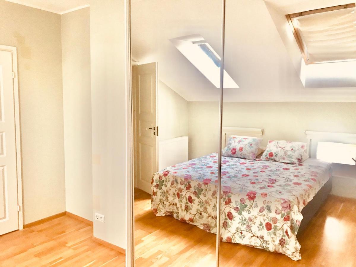 טאלין Cozy City Penthouse Apartment, Free Parking מראה חיצוני תמונה